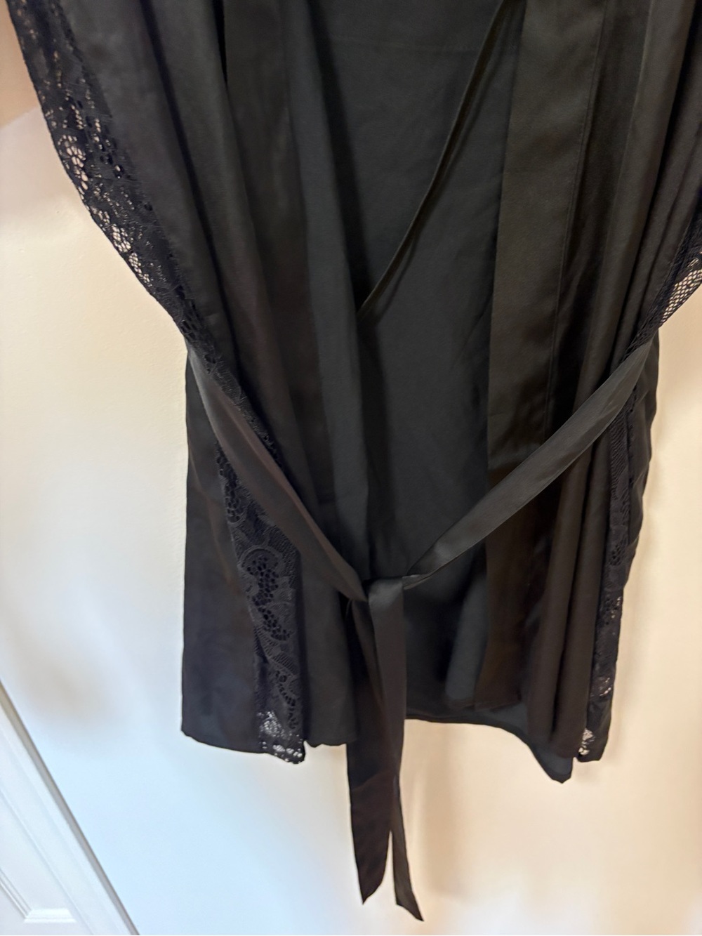 La Vie en Rose Robe Black NEW with Lace detail size XL NWT - Picture 6 of 8